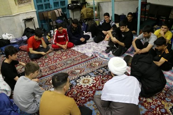 استقبال پرشور دانش‌آموزان شهریاری از آیین معنوی اعتکاف