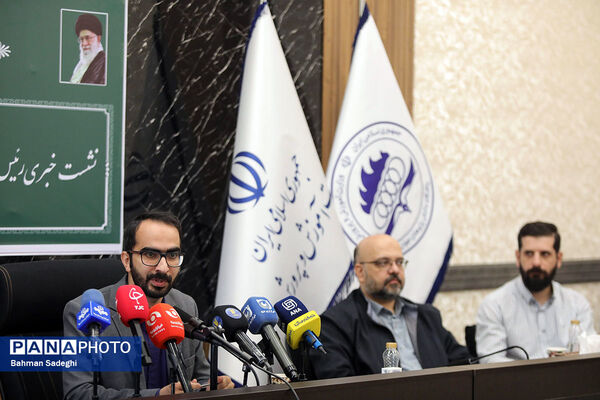 نشست خبری رئیس باشگاه دانش پژوهان جوان