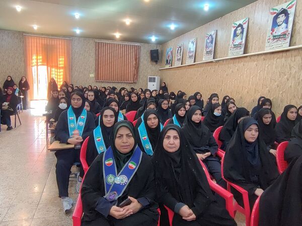 دانش‌آموزان با آرمان شهدا تجدید میثاق کردند