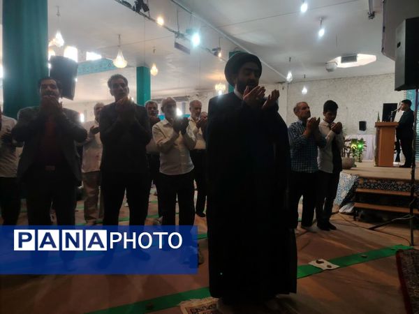 اقامه نماز عید قربان در آستان مقدس حضرات سیدان‌الکریمان شهرستان برخوار