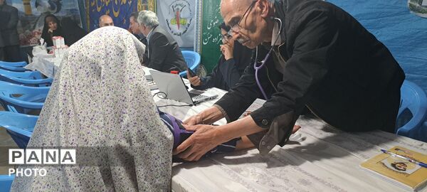 برپایی قرارگاه پزشکی و خدماتی کانون خدمت رضوی در امامزاده حسن کرج 
