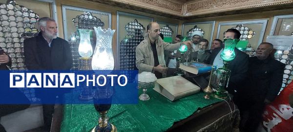 آیین غبارروبی ضریح مطهر حضرت علی‌بن‌امام‌محمدباقر(ع) 