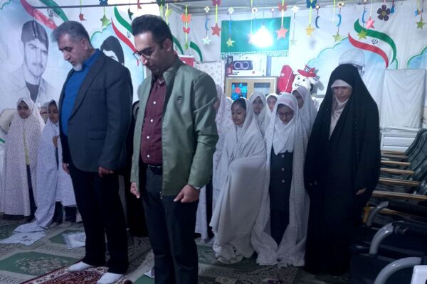 فیروزکوه؛ میزبان نماز جماعت و گفتمان‌های دینی در محیط مدرسه