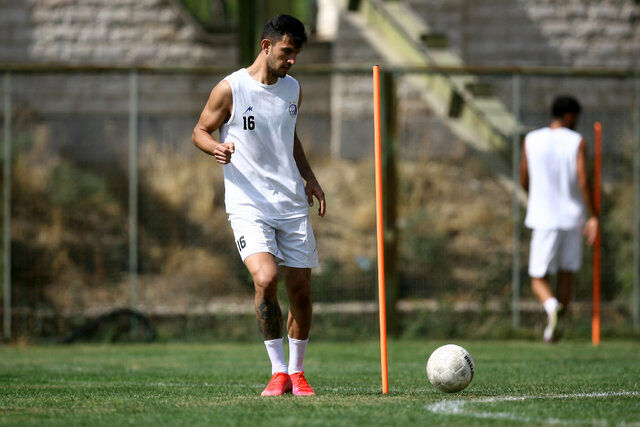 چک برگشتی اراکی‌ها در اردوگاه استقلال پاس نشد