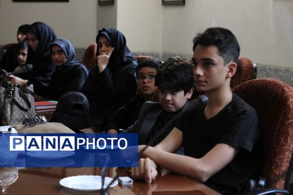 تجلیل از دانش‌آموز خبرنگاران پانا کاشان