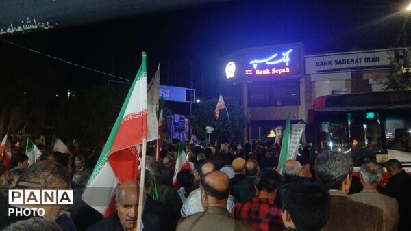 مشت ها بر فراز آسمان نیشابور نمایان شد 