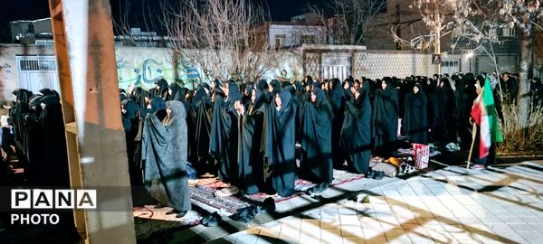 نماز استغاثه امام زمان(عج) در راهپیمایی 