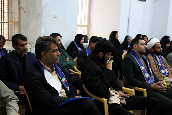 نشست صمیمانه قائم مقام سازمان دانش آموزی با رؤسای سازمان دانش‌آموزی استان کرمان