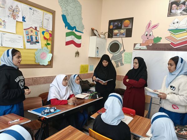 بازدید و ارزیابی مسئولان آموزش پرورش از دبستان زنده  یاد امینی پور