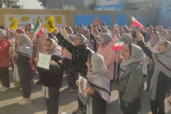 هنرهایی که نفس میکشند؛ با هنرمندی دانش‌آموزان دبستان امید بهارستان‌دو