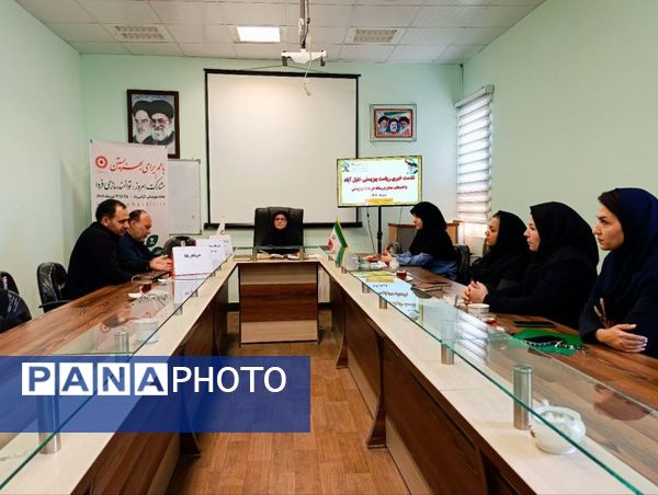 نشست خبری اصحاب رسانه با رییس اداره بهزیستی شهرستان خلیل آباد 