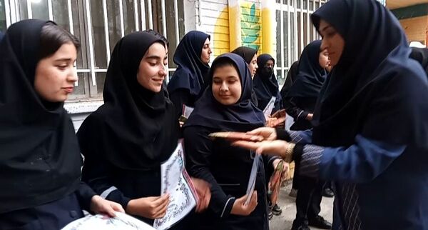 مراسم تجلیل از برترین های علمی ، آموزشی و پرورشی دبیرستان دانشور یک