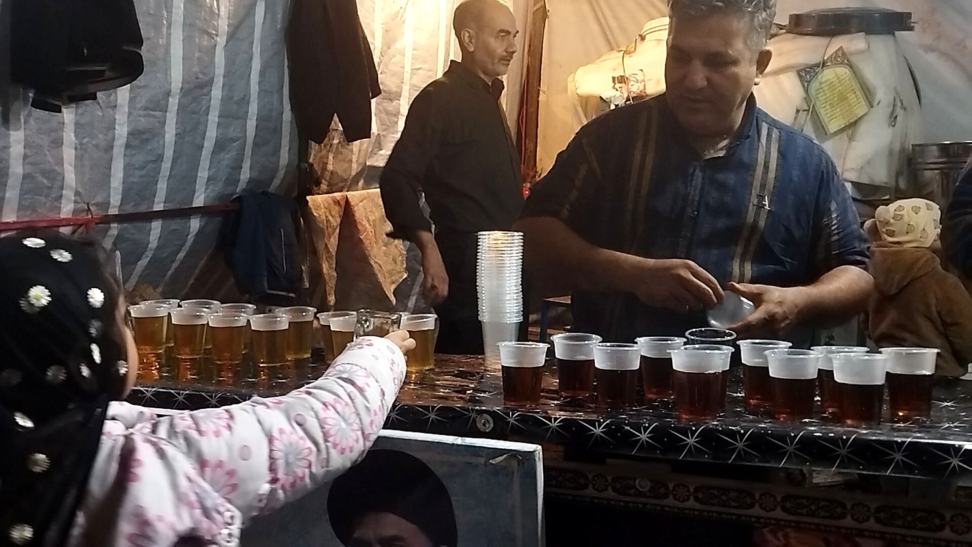 چایخانه امام زمان (عج) برای پنجاه و سومین شب میزبان مردم نیشابور شد 