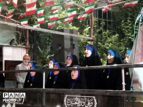شبِ اشک و عرفان در حسینیه امام خمینی