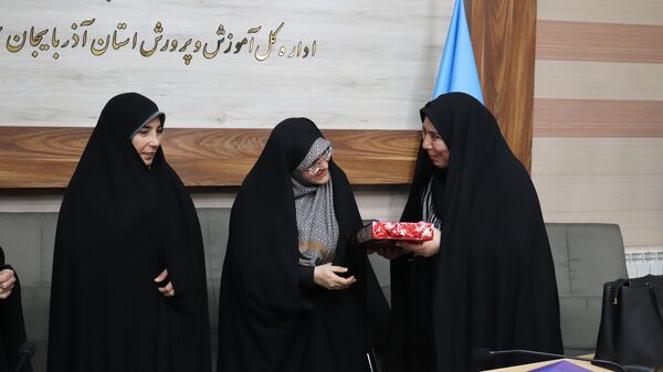 رویداد الگوسازی از زنان موفق و فعال در گفتمان الگوی سوم زن مسلمان