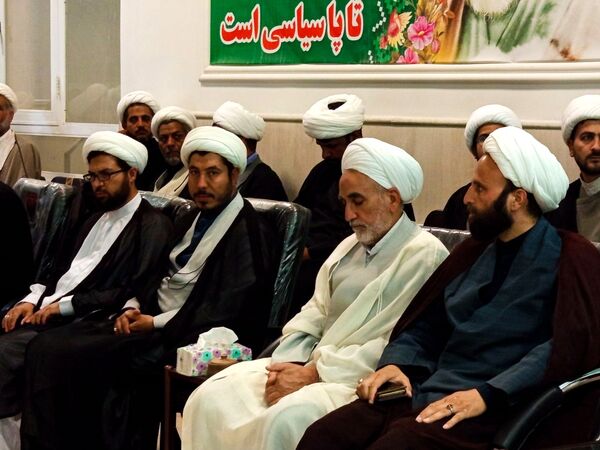 نشست روحانیون و ائمه جماعت مساجد با امام جمعه کاشمر