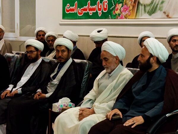 نشست روحانیون و ائمه جماعت مساجد با امام جمعه کاشمر