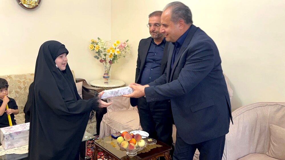 هدیه تولد پدرانه، عهدی برادرانه