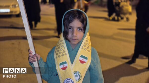 طنین رجزهای دانش‌آموزان پیشتاز در همایش شبانه‌ فارسان