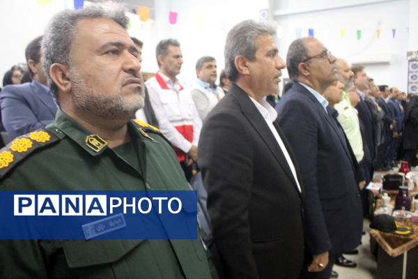 نواختن زنگ آغاز سال تحصیلی ۱۴۰۴-۱۴۰۵ در بوشهر