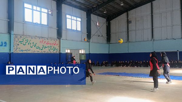 المپیاد ورزشی درون مدرسه ای در مدارس متوسطه اول و دوم دخترانه شهر نسر 