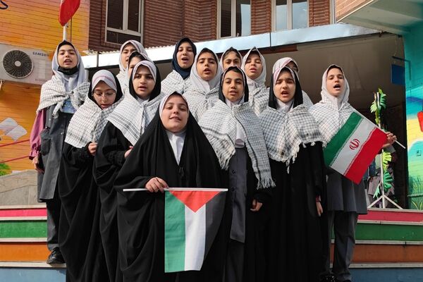 حضور پرشور دانش‌آموزان مدارس ناحیه 2 شهرری در جشن پیروزی مردم غزه 