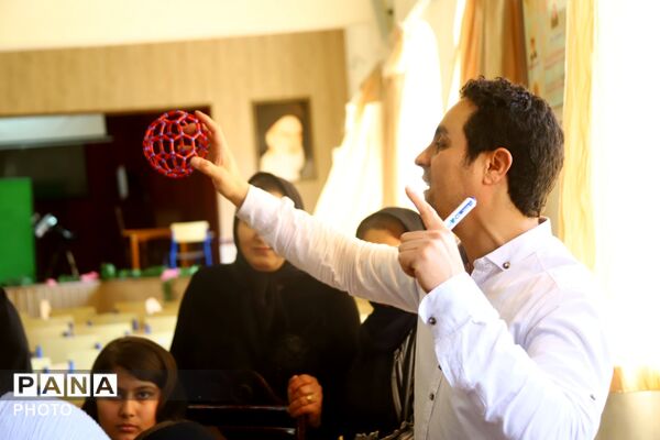 کارگاه سازه‌های مولکولی