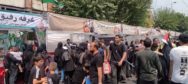 برپایی موکب‌ها در اربعین حسینی نمادی از دین باوری و سنت نبوی است