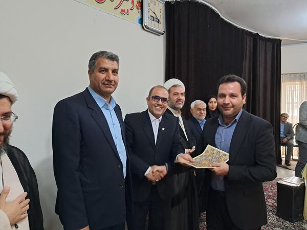 آیین تجلیل از داوران و عوامل مسابقات قرآن، عترت و نماز فرهنگیان منطقه عجب شیر