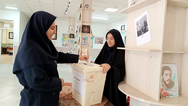 انتخابات شورای دانش‌آموزی در دبیرستان شاهد ارض اقدس 