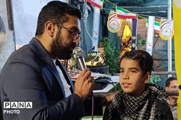 برنامه‌های متنوع فرهنگی دبستان پسرانه قدس ۱ در غرفه شهدای دانش‌آموز ورامین