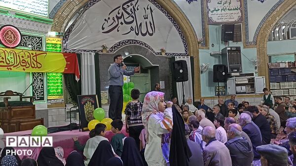 تجلیل از فرزند و برادر شهید شوشتری در مراسم شنبه‌های ام‌البنین(س) مسجد المنتظر قاسم‌آباد