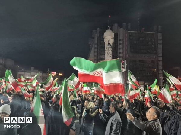 میدان صادقیه صحنه نمایش اقتدار مردمی در محکومیت ظلم اسرائیل و آمریکا