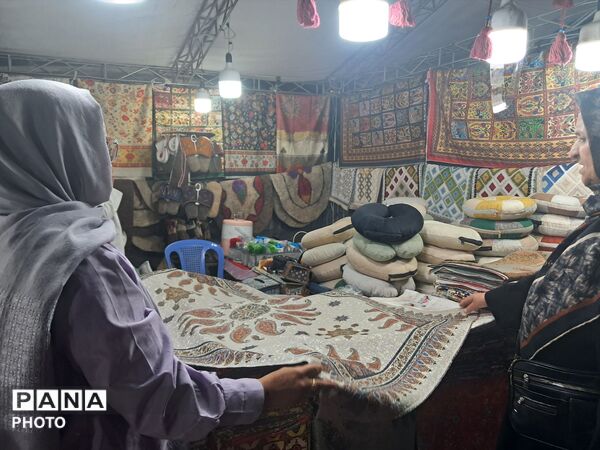 ششمین نمایشگاه صنایع دستی و گلاب گیری شهر کرج 