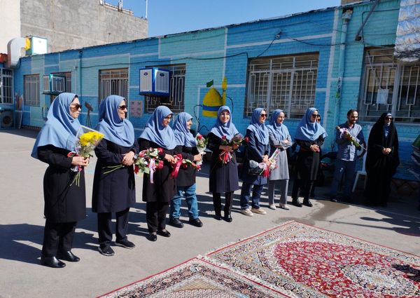 برگزاری جشن و تقدیر از معلمان در دبستان امامت یک