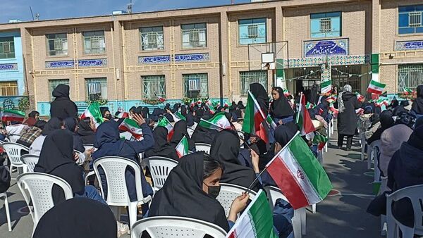 جشن دهه فجر در دبیرستان هاجر بیرجند