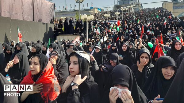  تهران در سوگِ رهبر شهید ایستاد