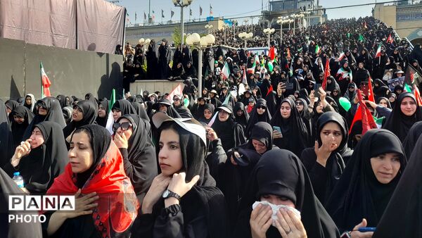  تهران در سوگِ رهبر شهید ایستاد