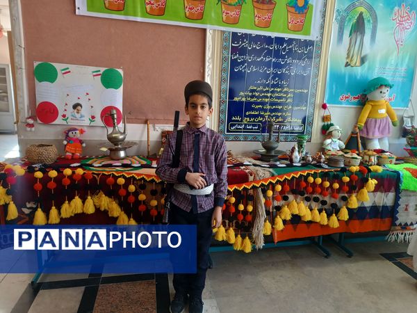 نمایشگاه صنایع دستی و جشنواره غذاهای سنتی به‌مناسبت دهه فجر 