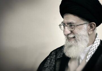 حضور گسترده مردم در آیین تشییع رهبر شهید؛ خیابان‌های شهر مملو از جمعیت