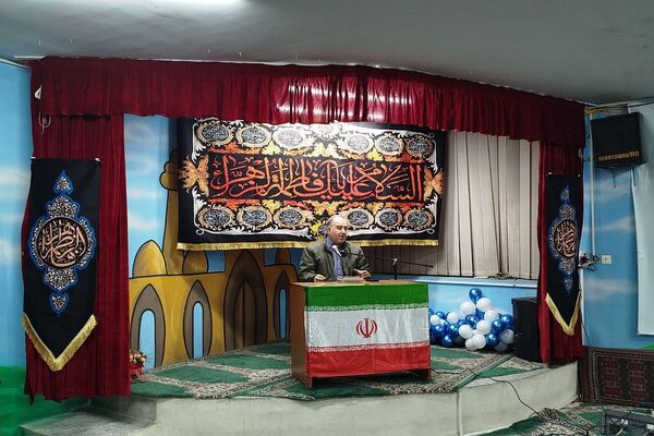 گردهمایی انجمن شعر و ادب فرهنگیان در دبستان طالقانی ناحیه دو شهرری 