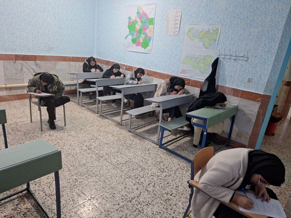 امتحانات نوبت اول در مدرسه برادران رحمانی خلیل آباد