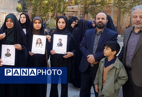 تجمع دانش‌آموزان البرزی در راستای پویش «اسرائیل او را کشت» در مصلی کرج 