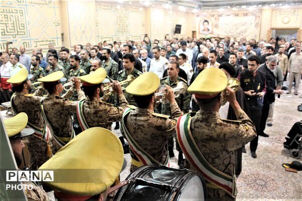گلباران مزار شهدای حماسه آزادسازی خرمشهر در قم