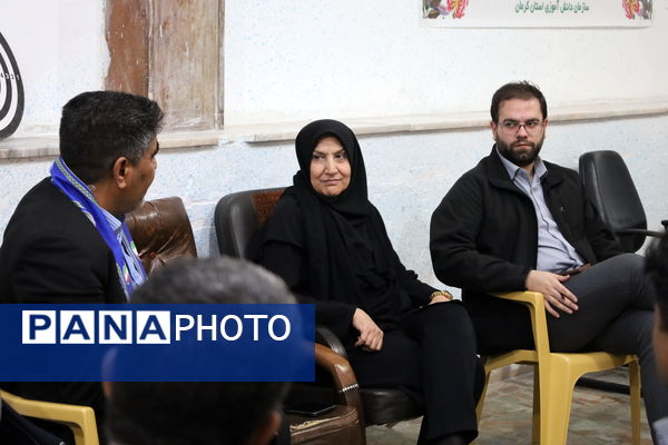 نشست صمیمانه قائم مقام سازمان دانش آموزی با رؤسای سازمان دانش‌آموزی استان کرمان