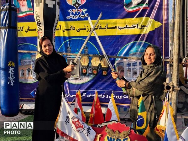 دومین روز برنامه طبیعت گردی «هم قدم با بهار» 