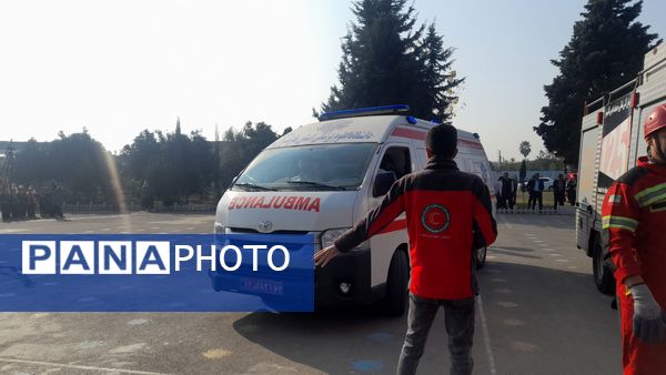 مانور سراسری زلزله در دبستان یکتا شهرستان قائمشهر
