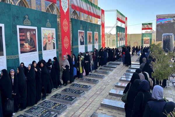 گلزار شهدای کرمان در ششمین سالگرد شهادت سردار دلها، حاج قاسم سلیمانی