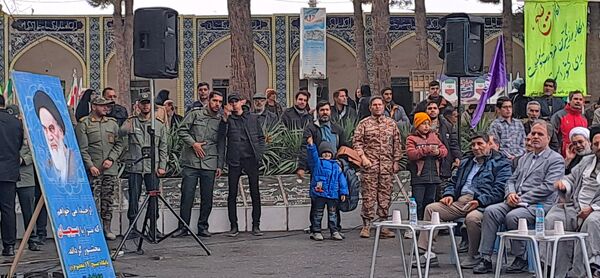  غبارروبی مزار شهدا در نیشابور 