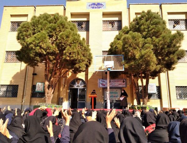 جشن روز آزمایشگاه در دبیرستان شهید مرادعلی امینی و هنرستان کیمیا